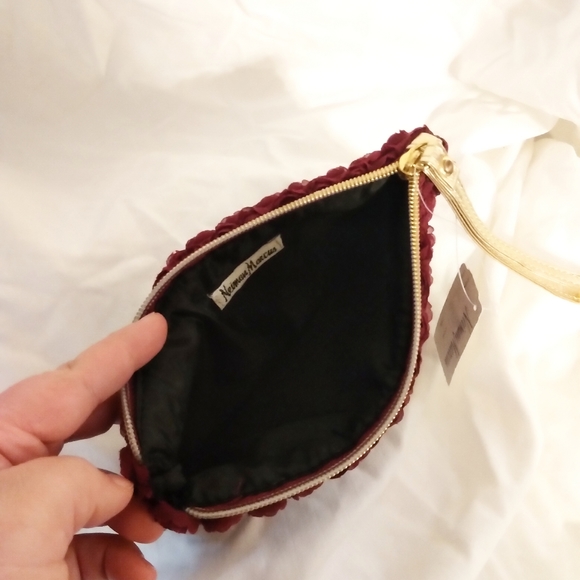 Neiman Marcus - Picture 3 of 3